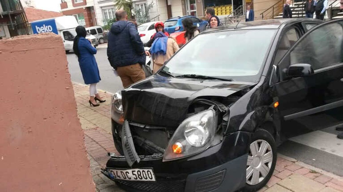 Özel) Kadın Öğretmenin Aracıyla Öğrencileri Ezdiği O Anları Görgü Tanıkları Anlattı