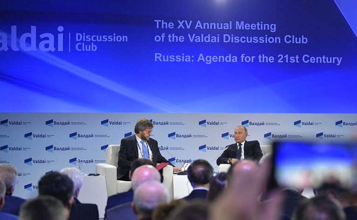 Putin: Deaş\'ın Elinde 700 Esir Var