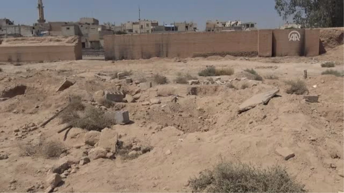 Rakka\'da Toplu Mezarlardaki Siviller Yeniden Defnediliyor