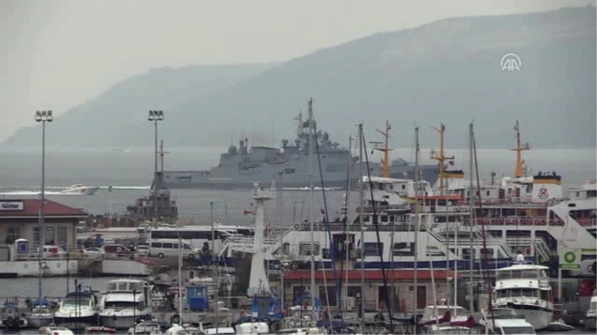 Rus Askeri Gemisi Çanakkale Boğazı\'ndan Geçti