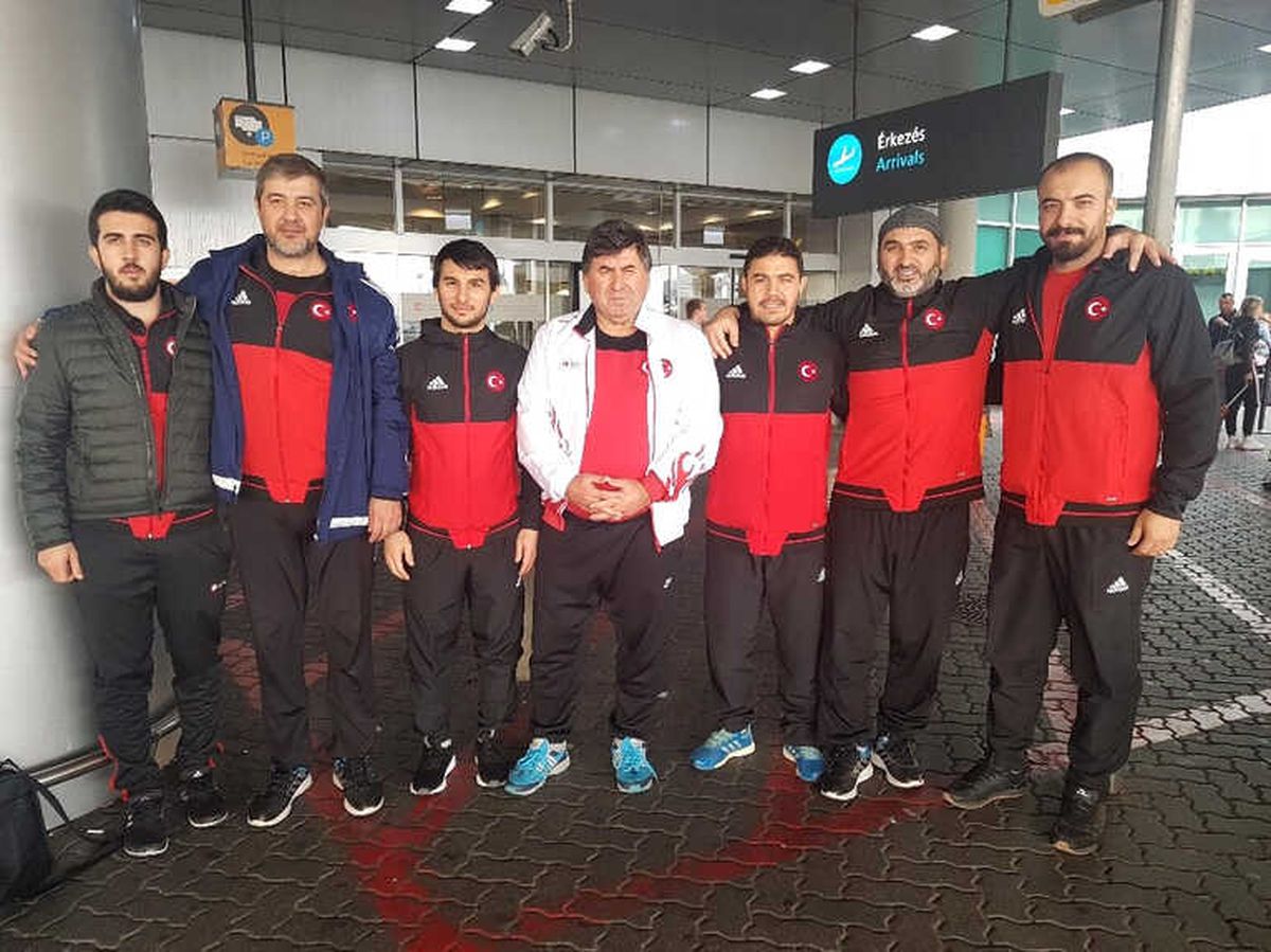 Serbest Güreş Milli Takım Kafilesi Budapeşte\'de