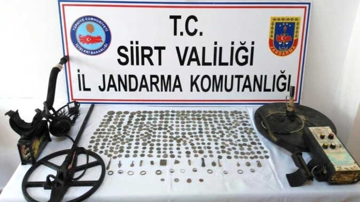 Siirt\'te 417 Adet Tarihi Eser Ele Geçirildi
