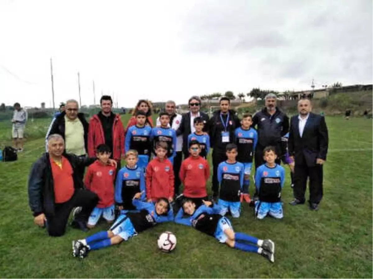 Şırnak U13 Futbol Takımı, Costa Brava Futbol Turnuvasında Barcelona\'da Şampiyon Oldu