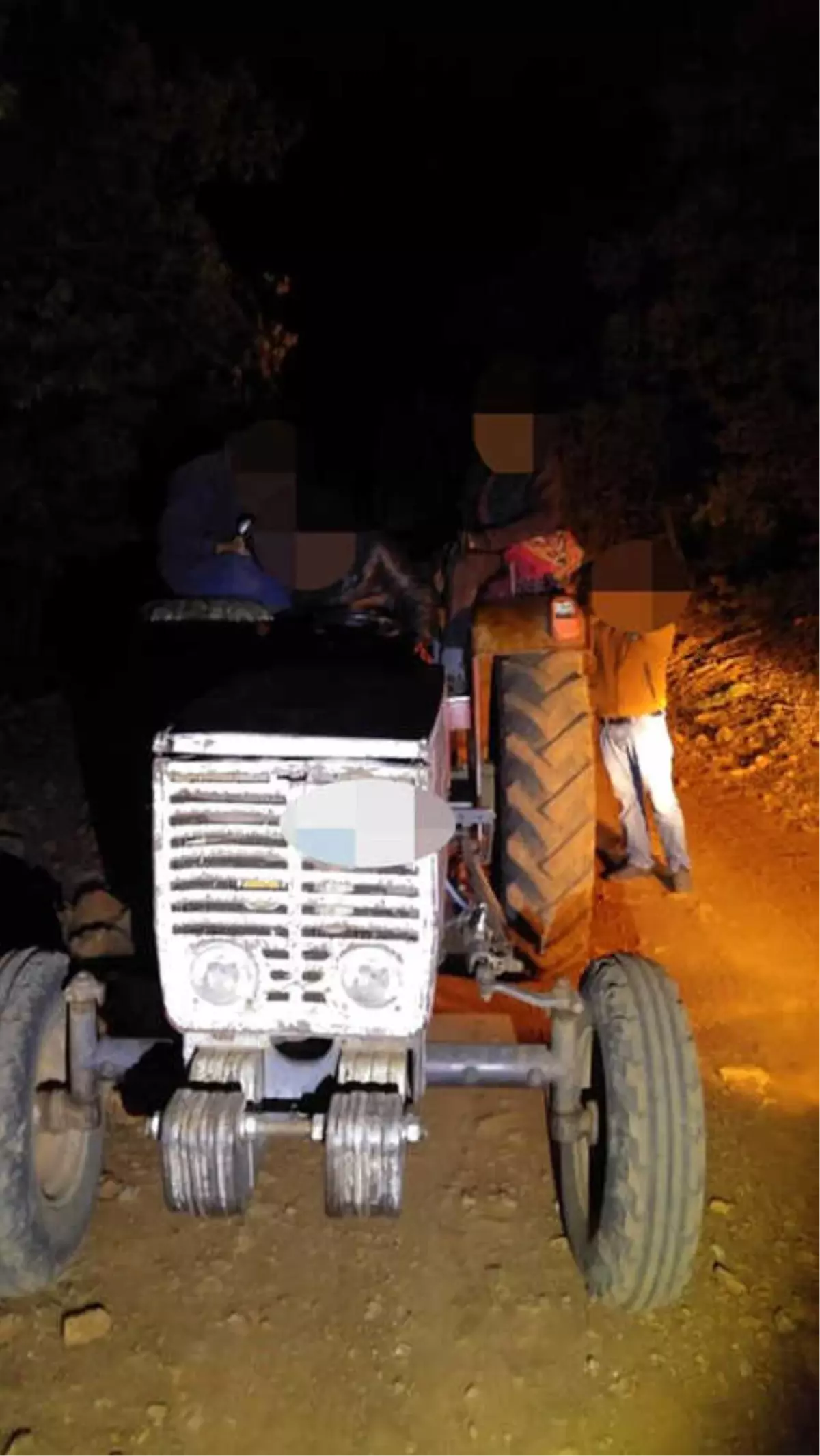 Traktörle \'Far Avı\' Yapan 3 Kaçak Avcıya 10 Bin Lira Ceza