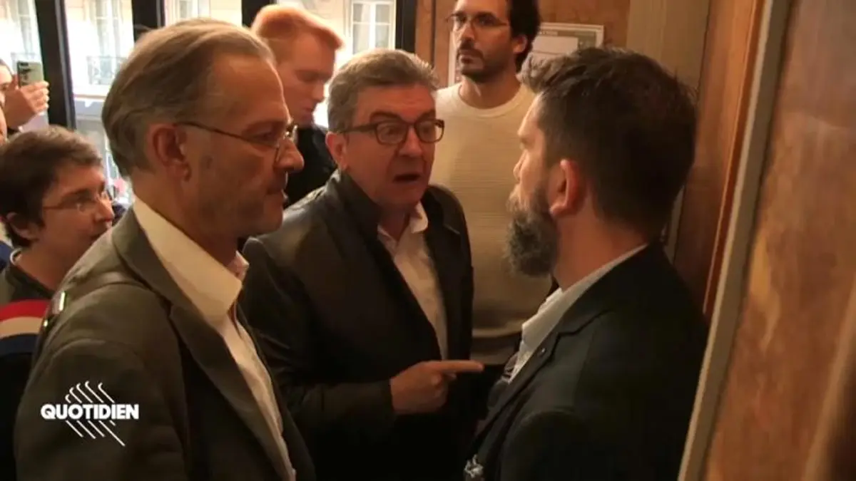 Video | Fransa\'da Radikal Sol Parti Lideri Melenchon Mali Polis Tarafından Sorgulandı