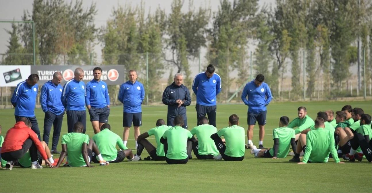 Atiker Konyaspor\'da Çaykur Rizespor Maçı Hazırlıkları Sürüyor