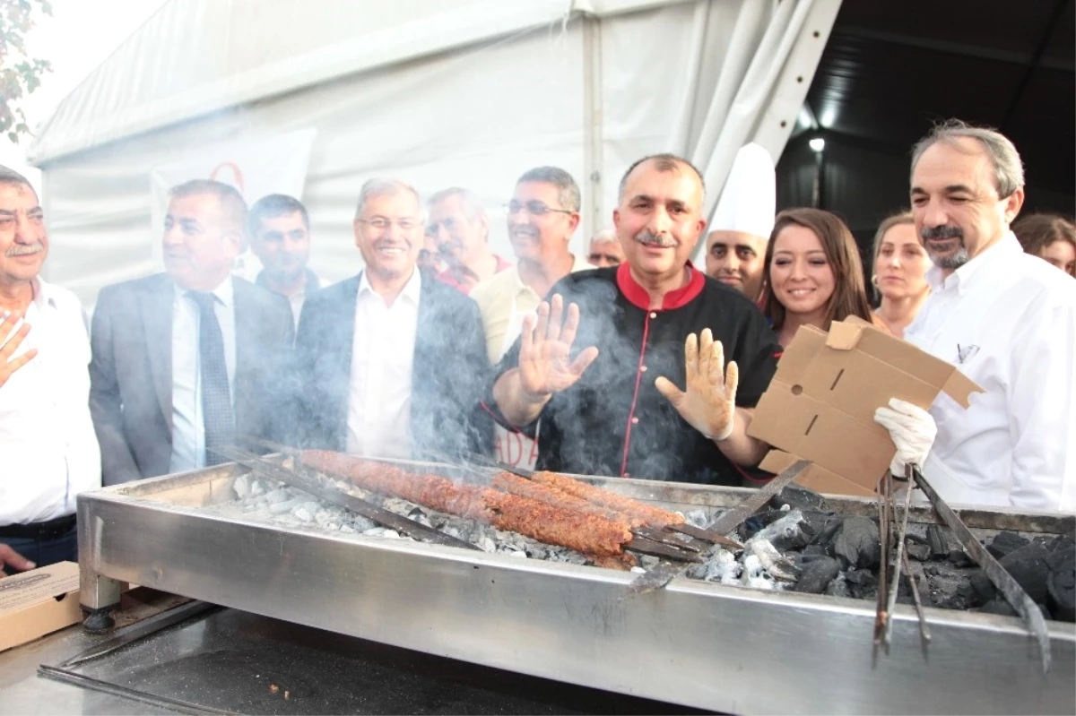 ATO Başkanı Menevşe: "Dünya, Adana\'nın Yüzlerce Çeşit Damak Tadını Keşfe Çıktı"