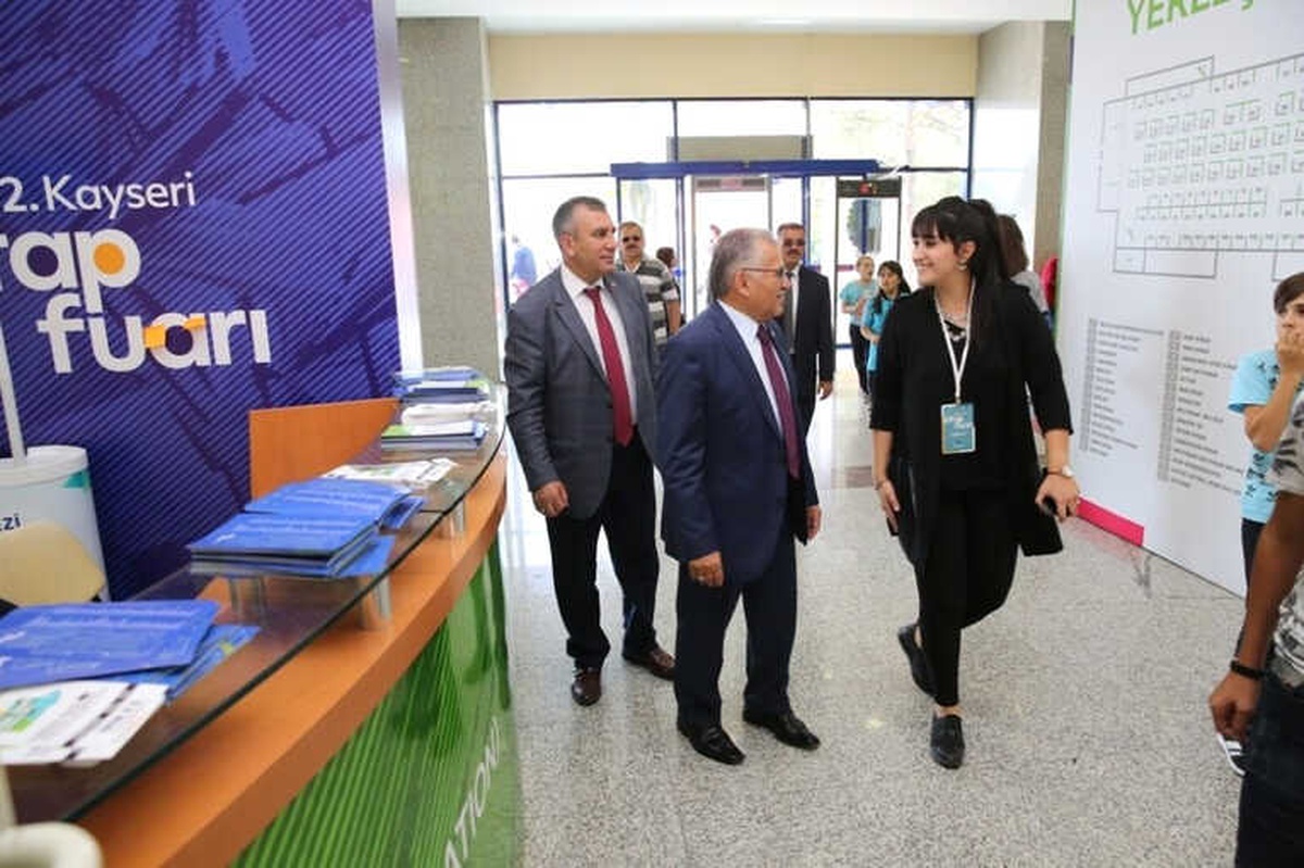 Başkan Büyükkılıç: "Kitap Fuarı Kayseri\'nin Kültür ve Sanat Merkezi Olduğunun Göstergesidir"