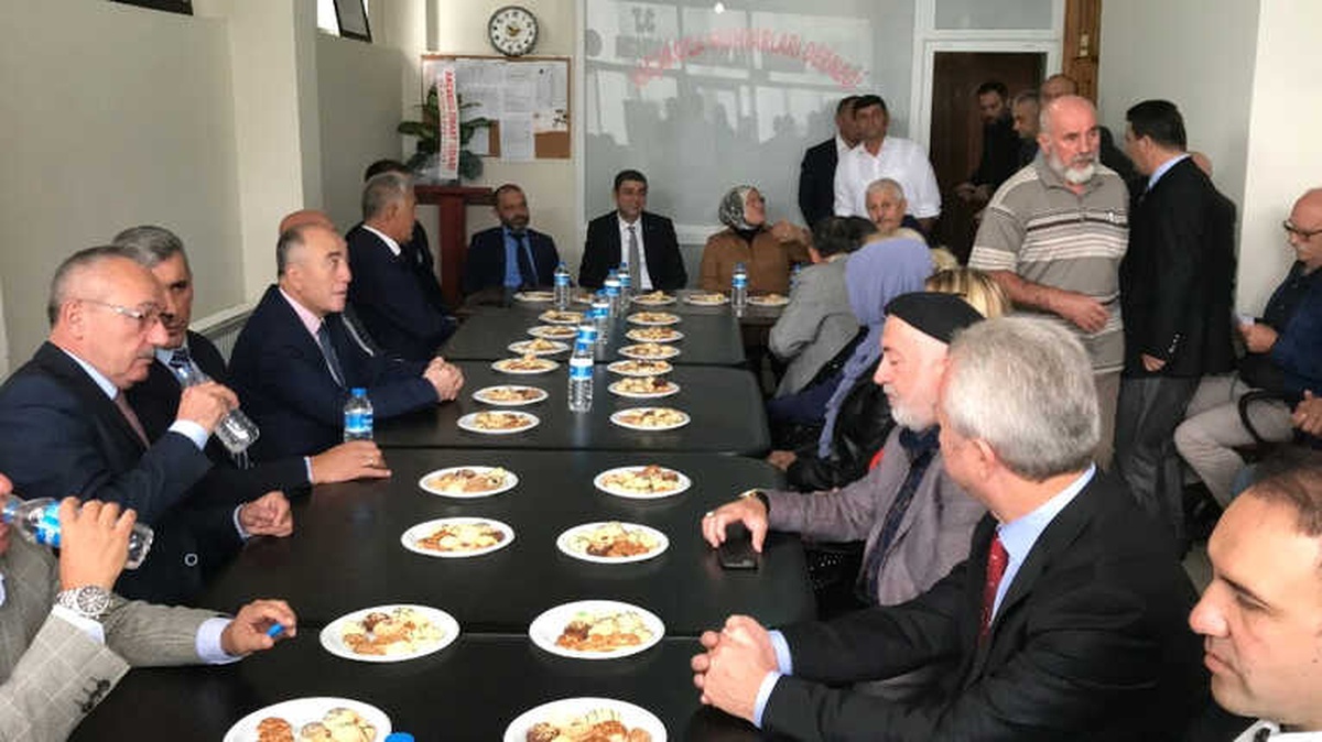Başkan Yemenici, Muhtarlarla Bir Araya Geldi