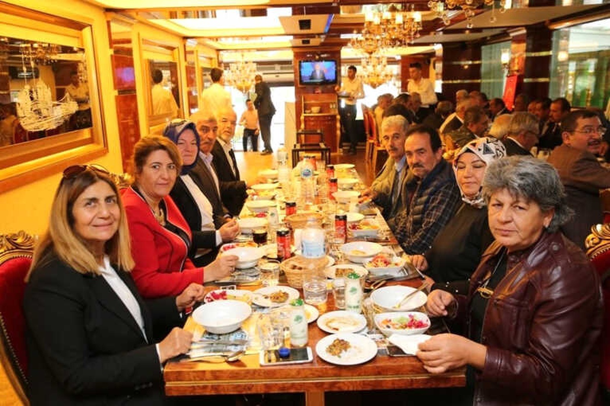 Büyükkılıç, Muhtarlar Günü\'nde, Mahalle Muhtarları ile Bir Araya Geldi