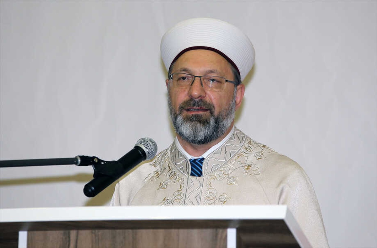 Diyanet İşleri Başkanı Erbaş\'tan Cemevine Ziyaret