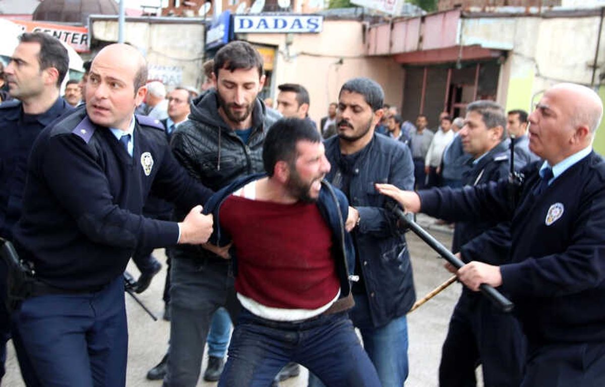 Erzurum\'da İki Grup Arasında Bıçaklı Kavga: 3 Yaralı