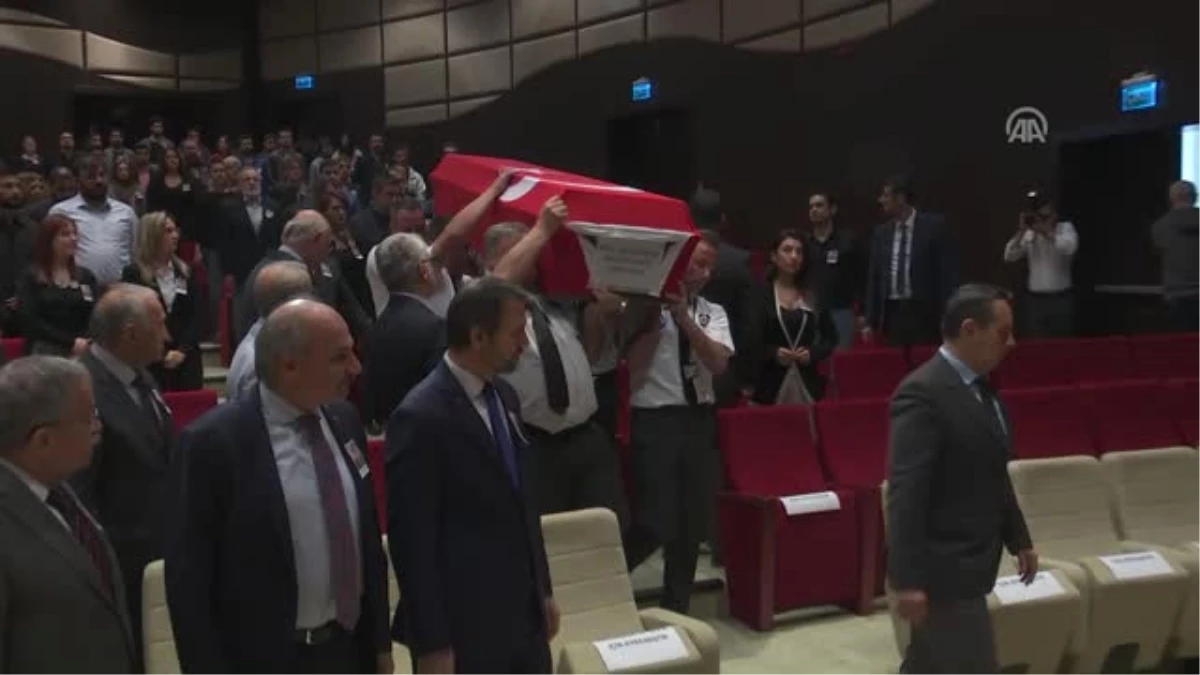 Eski Milletvekili Oya Akgönenç İçin Ufuk Üniversitesi\'nde Tören