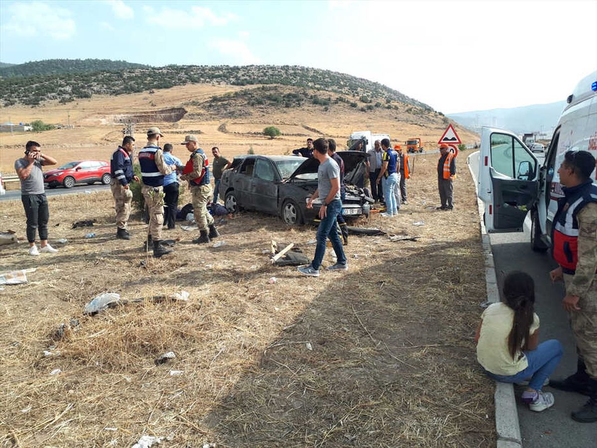 Güncelleme - Kahramanmaraş\'ta Trafik Kazası: 2 Ölü, 5 Yaralı