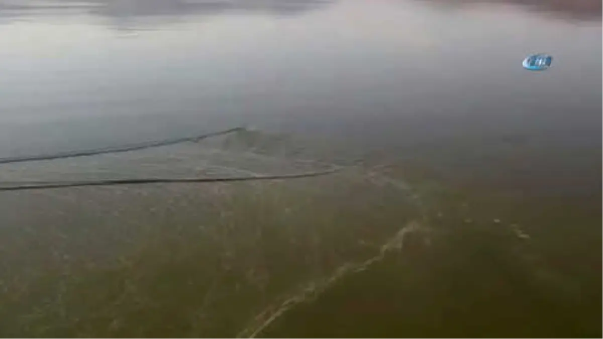 Haçlı Gölü\'nde 2 Bin Metrelik Ağ Ele Geçirildi