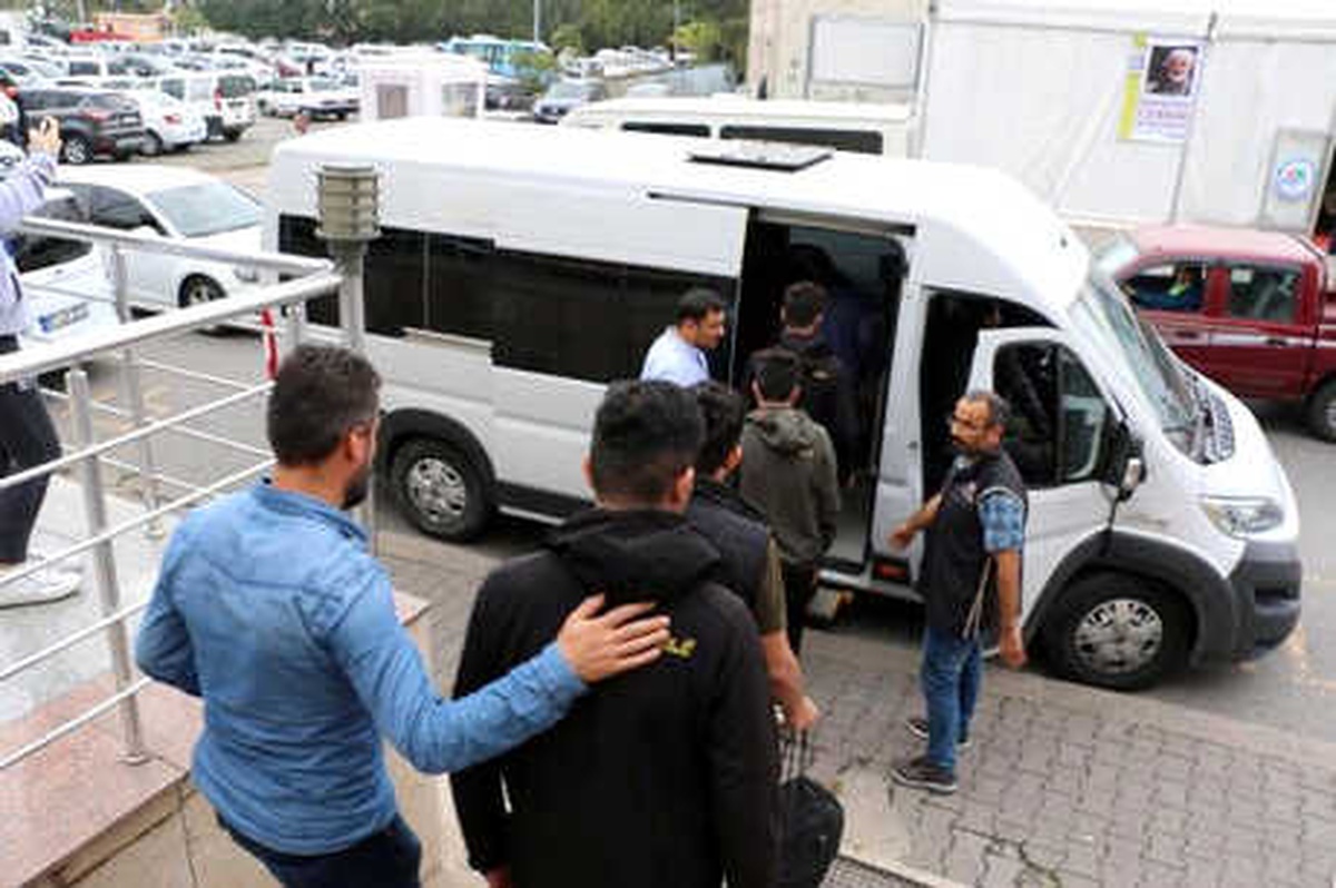 Kaçak Göçmenleri İtalya Diye Zonguldak\'a Bırakan 3 Şüpheli Yakalandı
