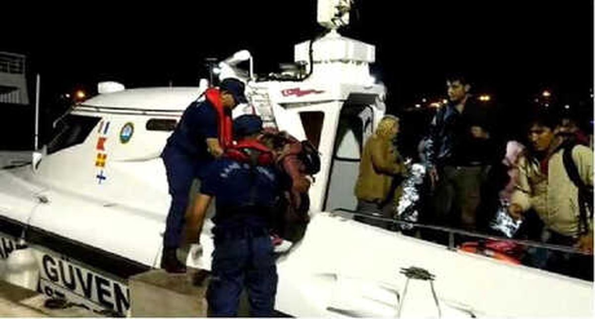 Lastik Botları Su Alan Kaçaklar Sahil Güvenlik Tarafından Kurtarıldı