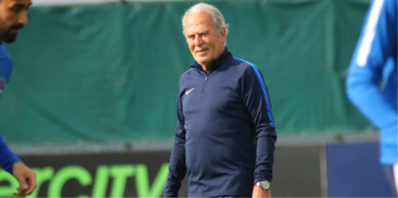 Mustafa Denizli: "Tayland\'dan Bir Kulüple Anlaşmak Üzereydim"