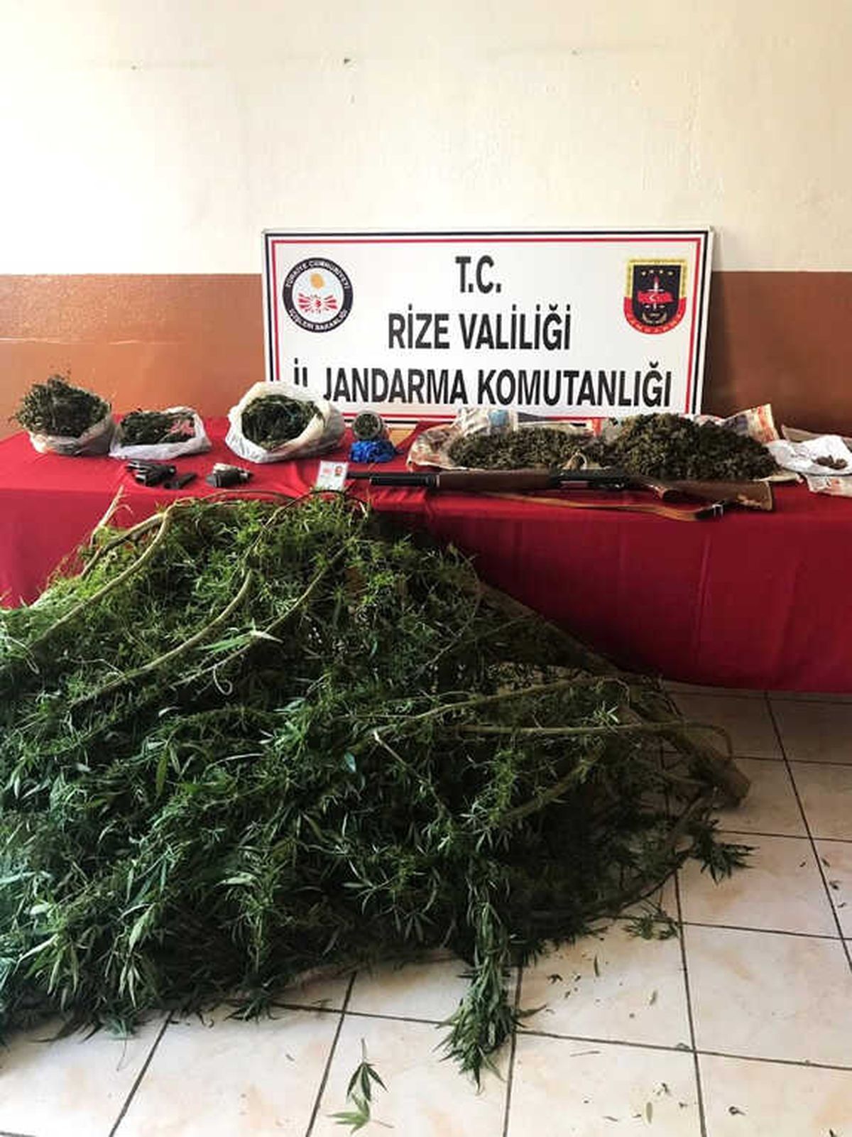 Rize\'de Kaçakçılara Operasyonda 1 Gözaltı