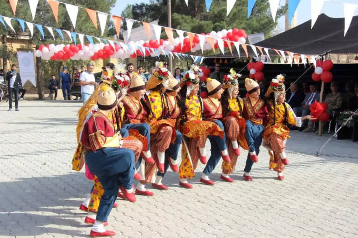 Suriye Sınırında Serbest Stil At Yarışları Düzenlendi