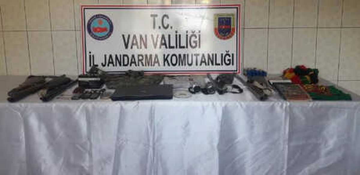 Van\'daki Patlamada Teröristlere Yardım Ettikleri Belirlenen 8 Kişi Gözaltına Alındı
