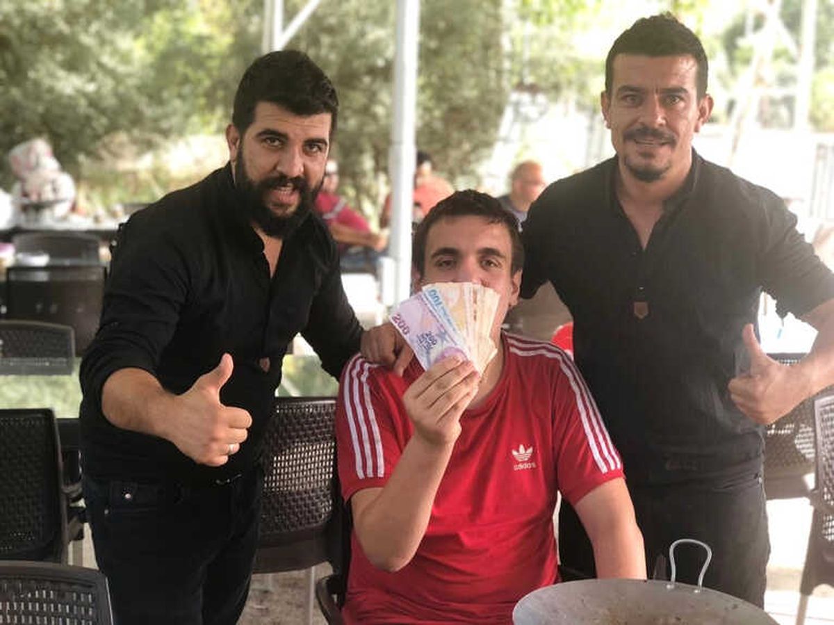 42 Dakikada 302 Çöp Şiş Yedi Rekoru Kırdı