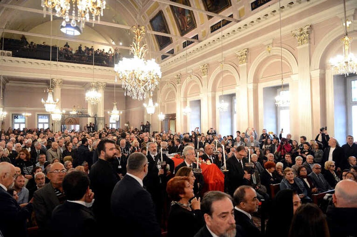 Ara Güler İçin Beyoğlu Üç Horan Ermeni Kilisesi\'nde Tören Düzenleniyor