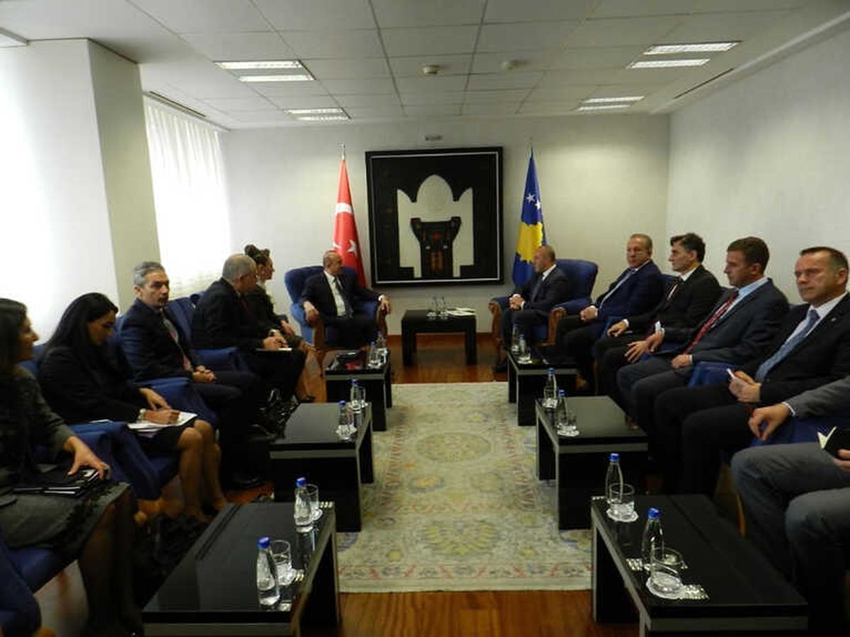 Bakan Çavuşoğlu, Kosova Başbakanı Haradinaj ile Görüştü
