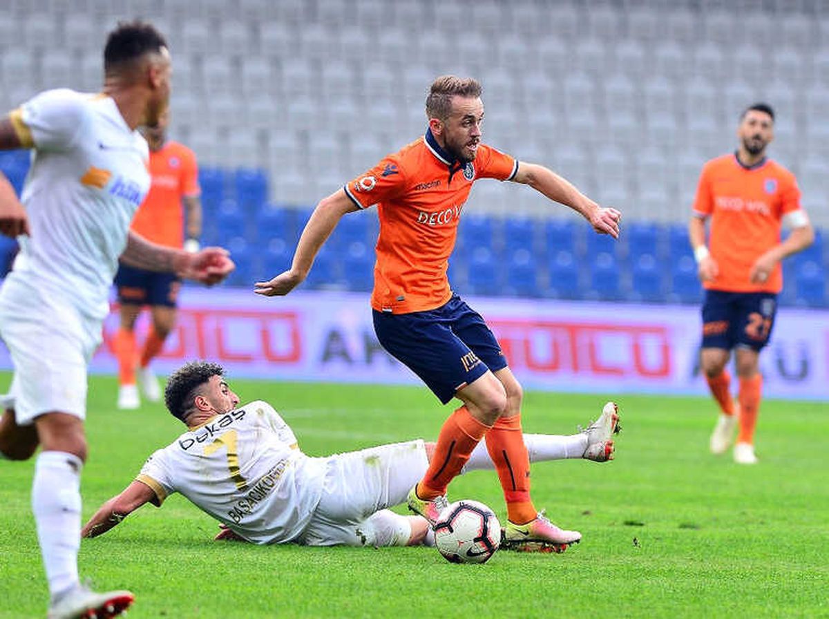 Başakşehir Kayseri\'yi Tek Golle Geçti