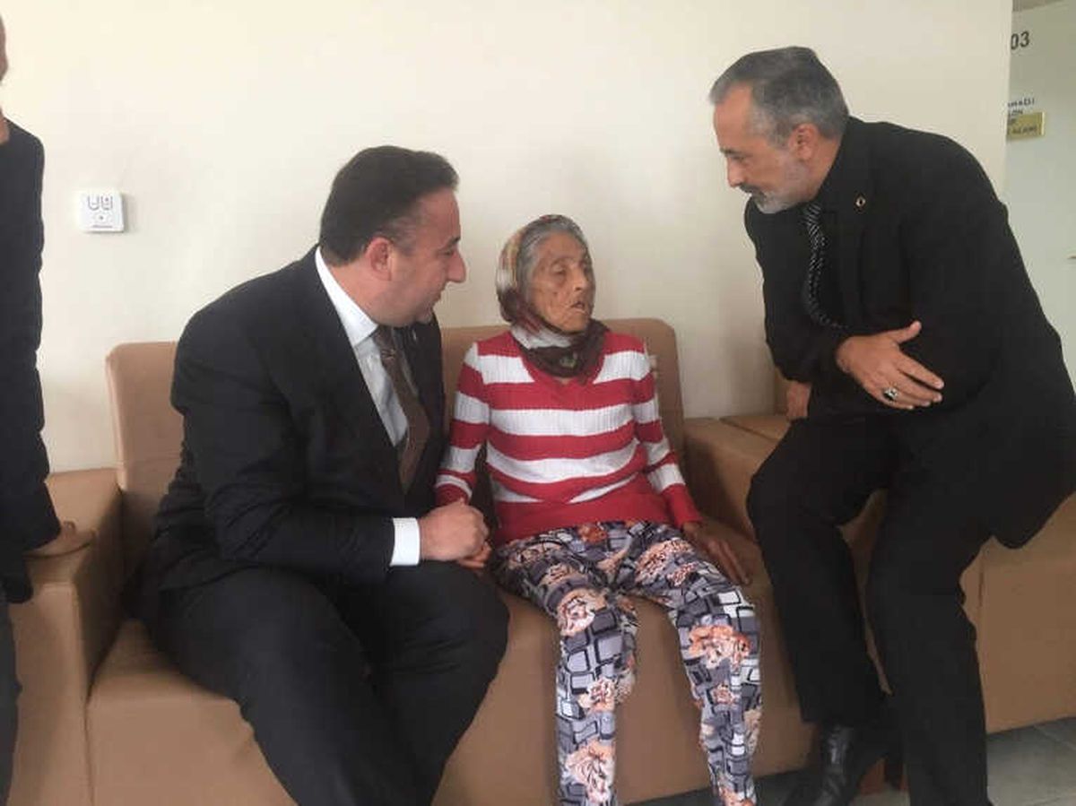 Başkan Cömez\'den Türkiye\'yi Ağlatan Yaşlı Kadına Ziyaret