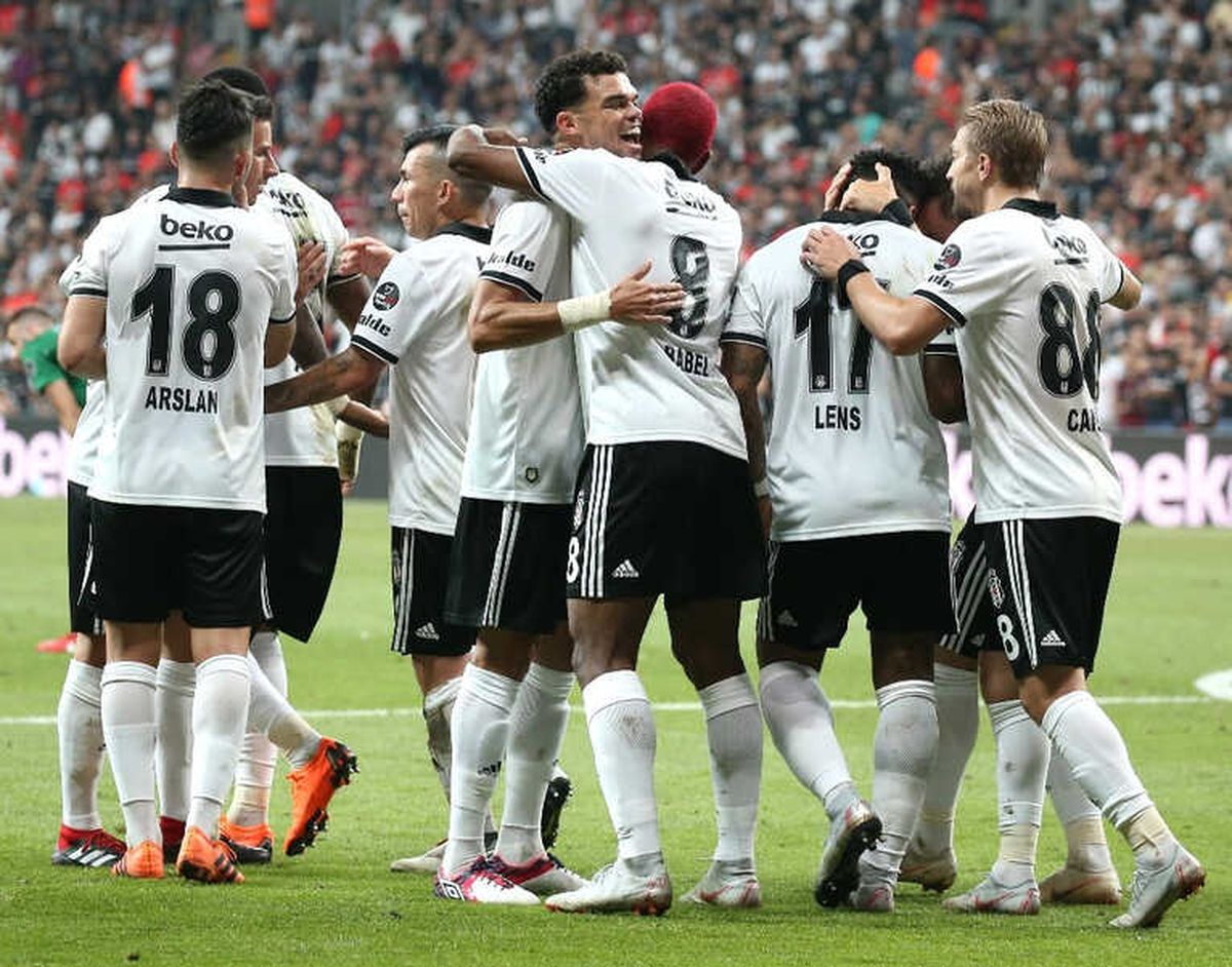 Beşiktaş, İzmir\'de 3 Puan Arıyor