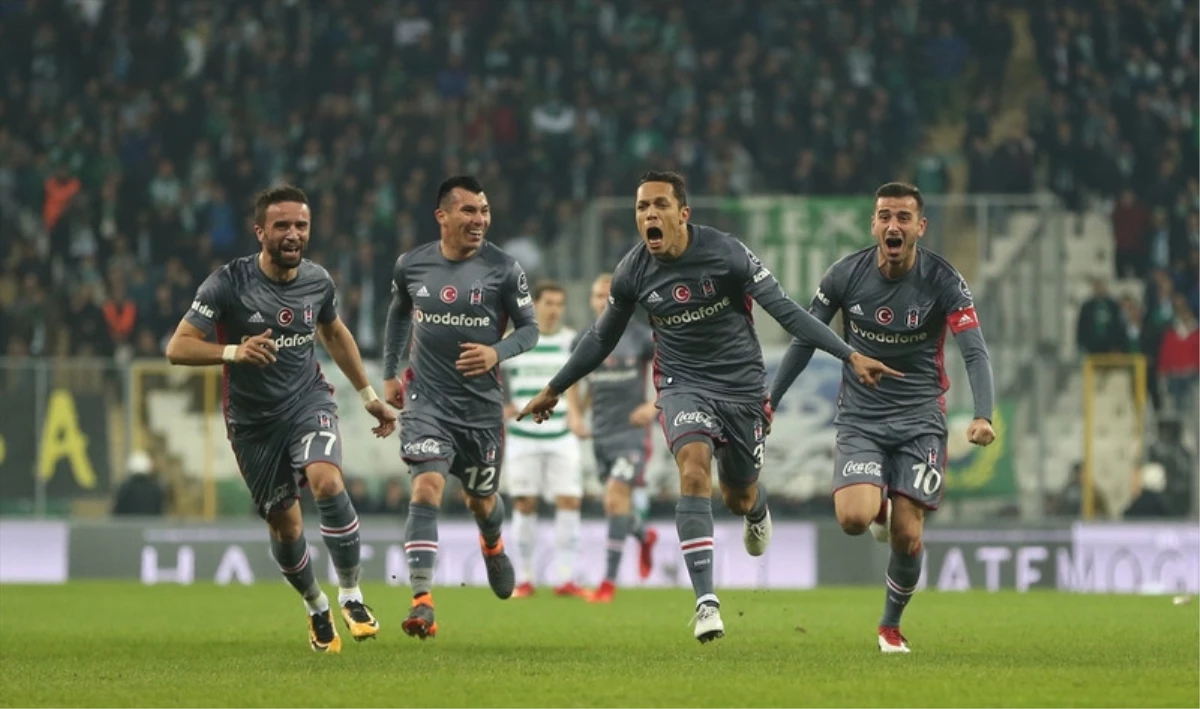Beşiktaş\'ta Pepe, Adriano ve Ljajic Göztepe Maçı Kadrosuna Alınmadı