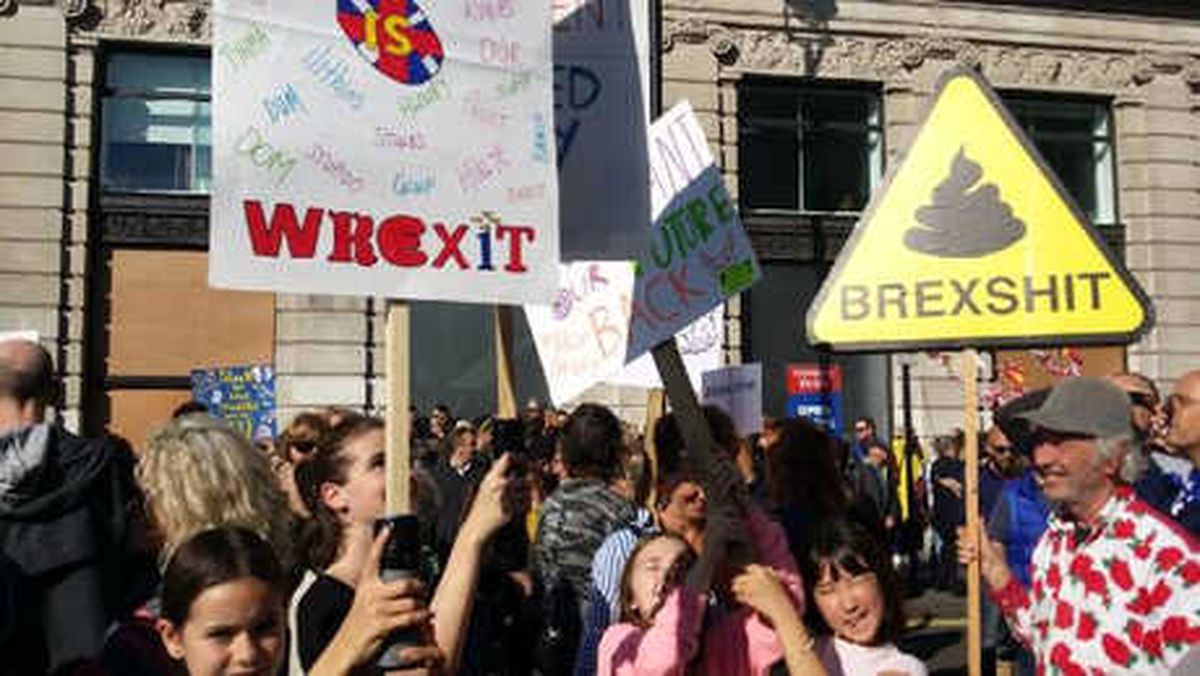 Brexit Karşıtları Londra\'da Yürüyüşe Başladı