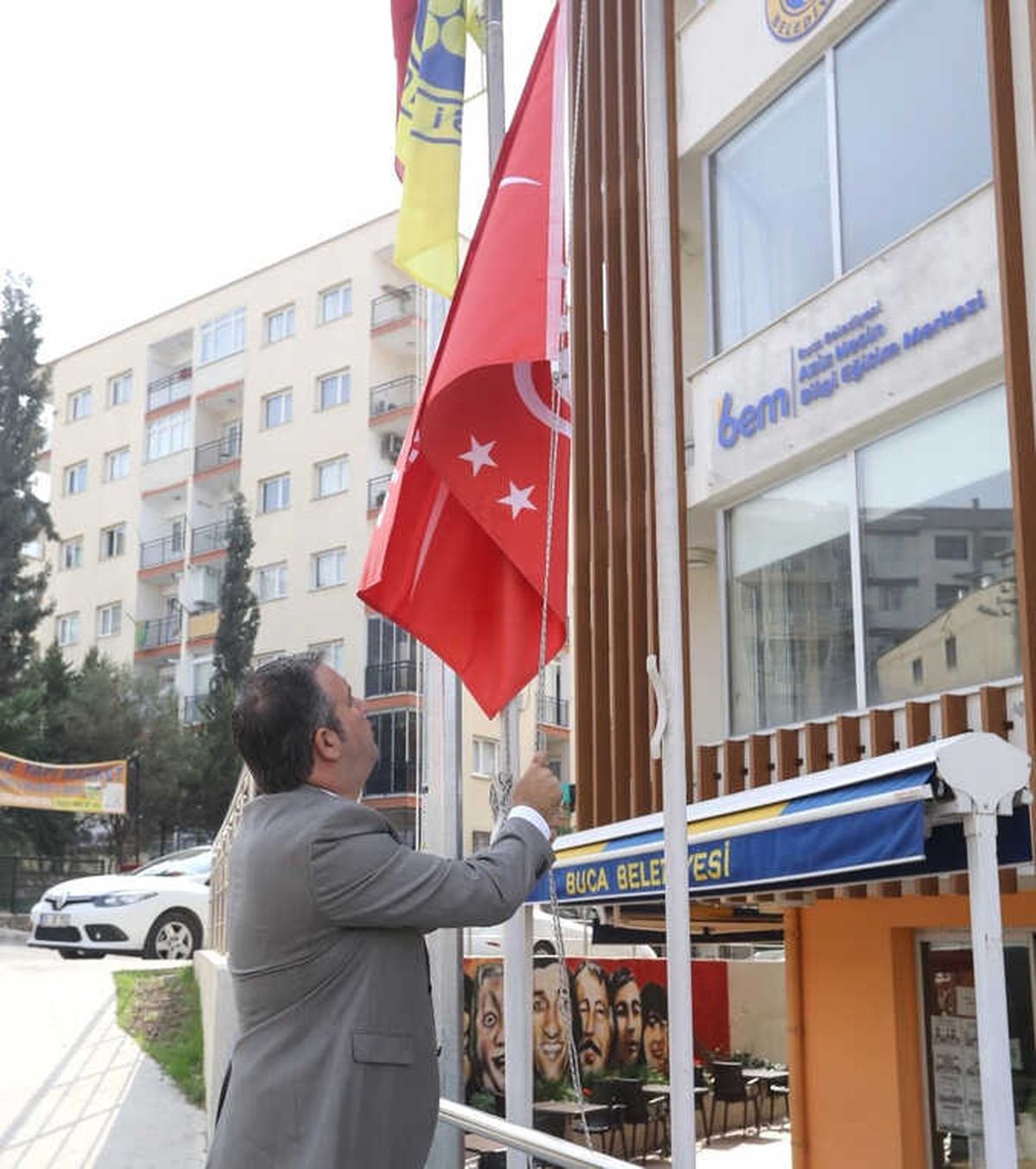 Buca\'da Engelsiz İzmir Bayrağı Dalgalanacak
