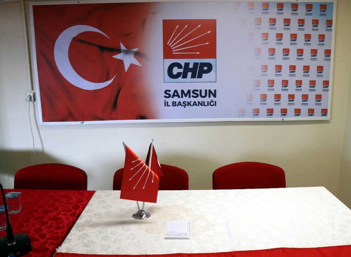 CHP\'de Basın Toplantısı Krizi