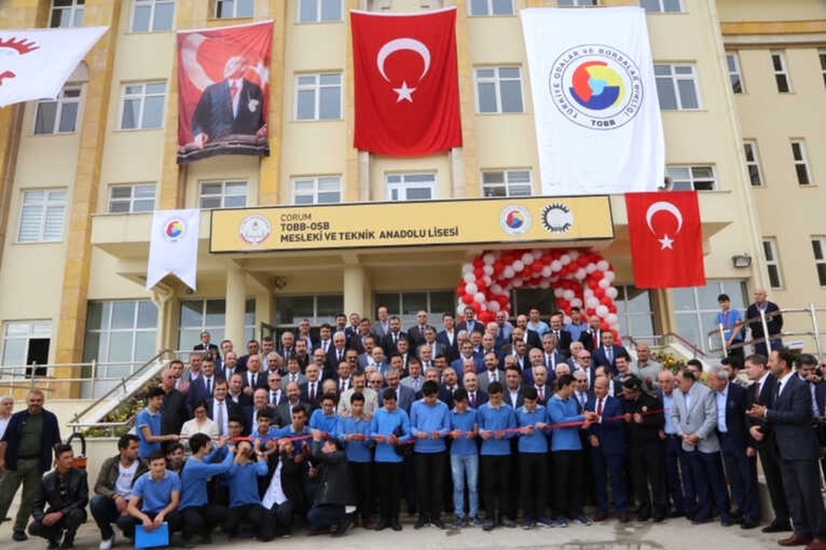 Çorum TOBB Mesleki ve Teknik Anadolu Lisesi\'nin Açılışını Hisarcıklıoğlu ve Arslan Yaptı