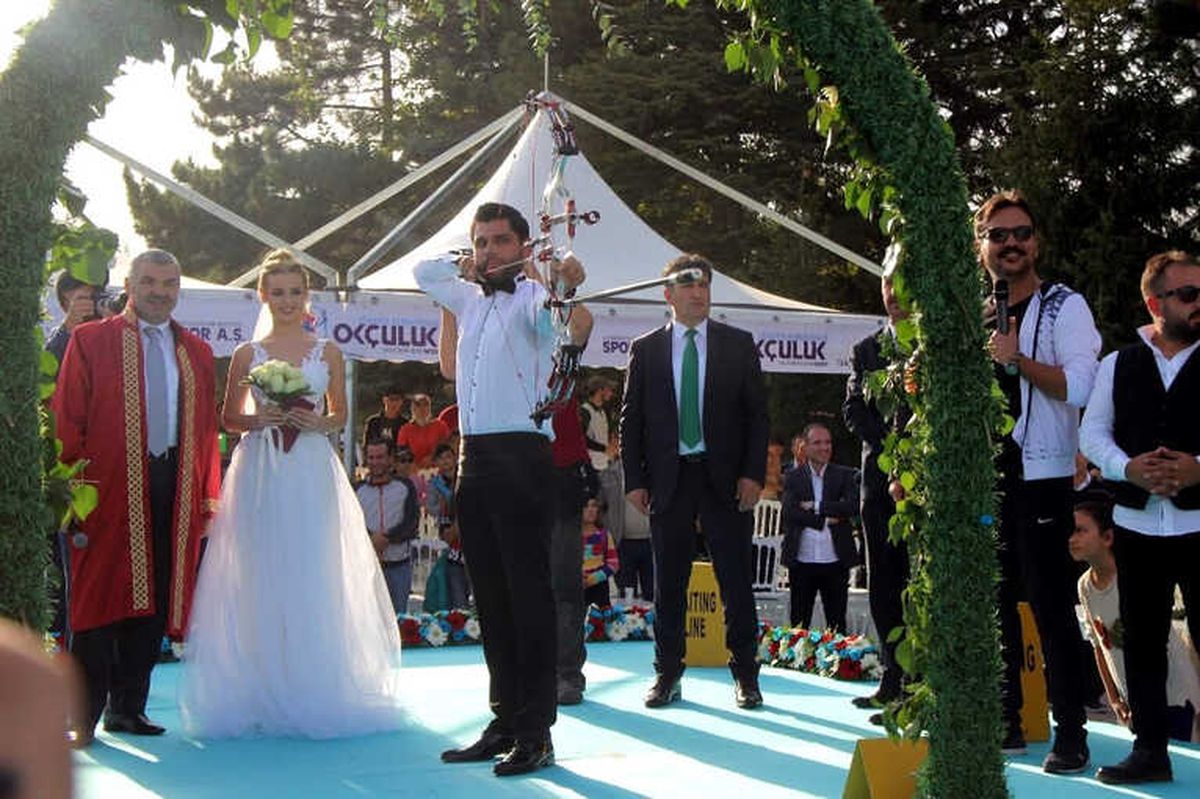 Dünya Şampiyonu Önce \'Evet\' Dedi Ardından Ok Attı