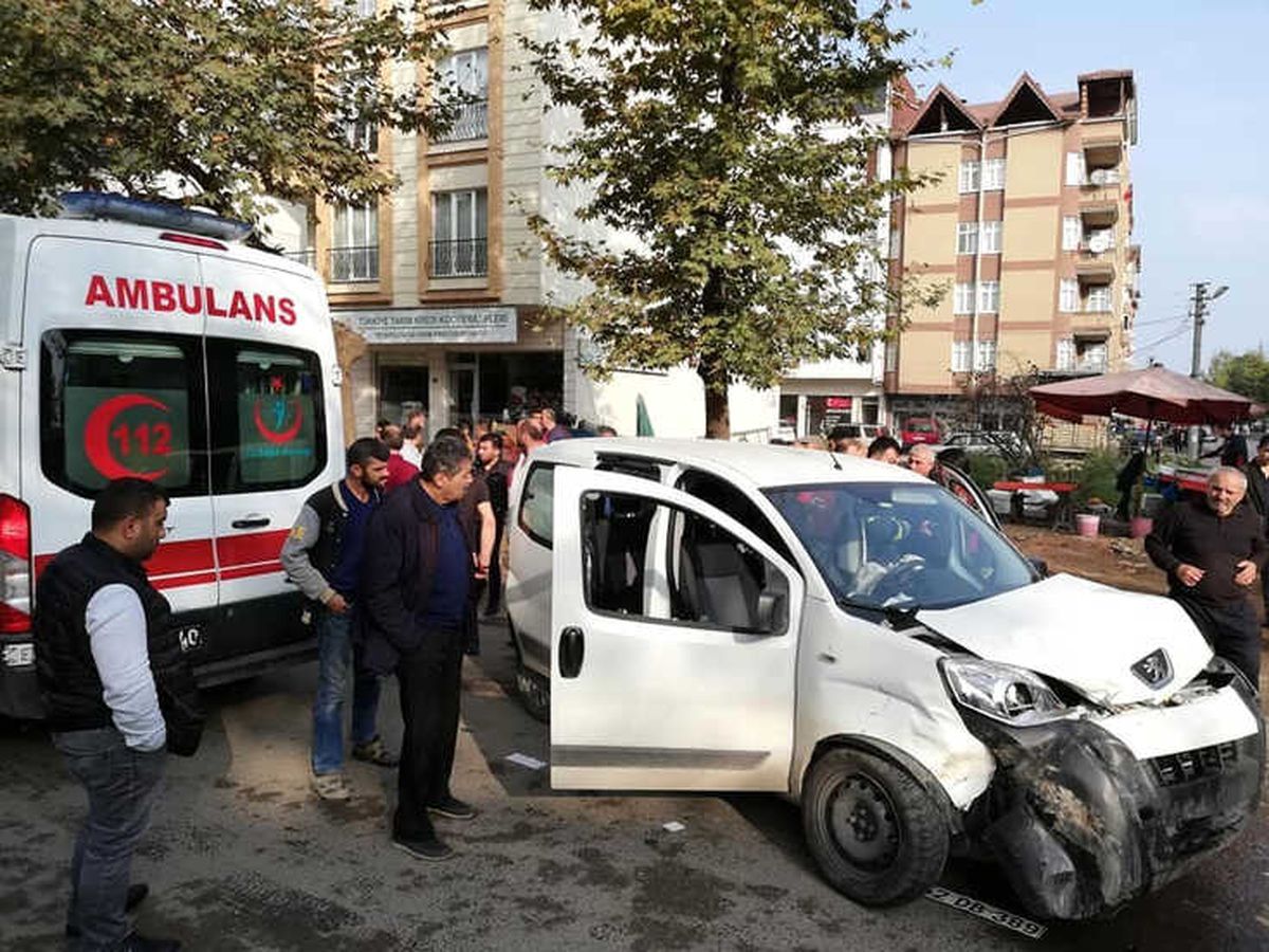 Fatsa\'da Trafik Kazası: 2 Yaralı