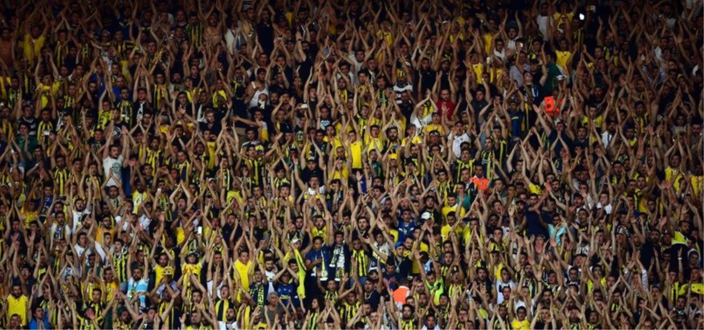 Fenerbahçe Taraftarı, Sivasspor Maçında Takımını Yalnız Bırakmadı