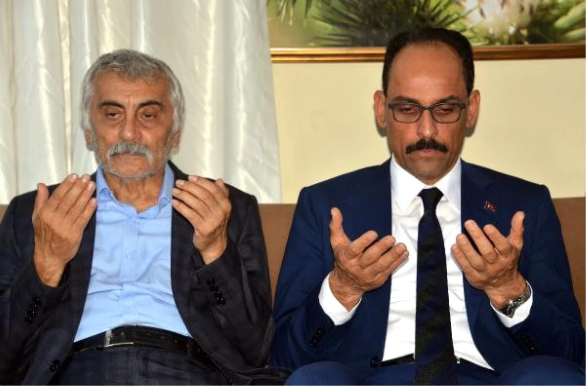 İbrahim Kalın\'dan Bahaettin Karakoç\'un Ailesine Taziye Ziyareti