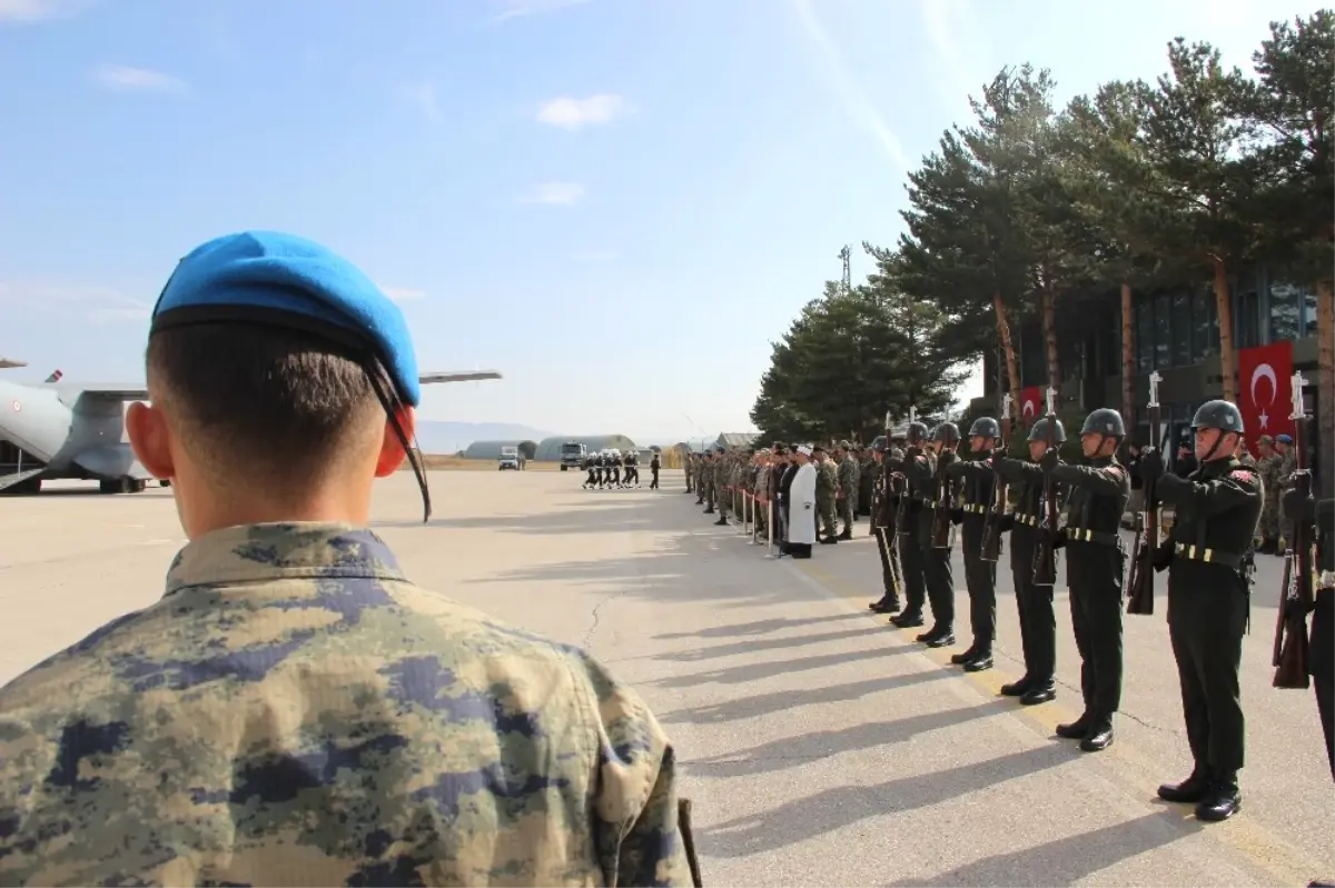 Kaza Kurşunuyla Şehit Olan Asker Memleketi Adana\'ya Uğurlandı