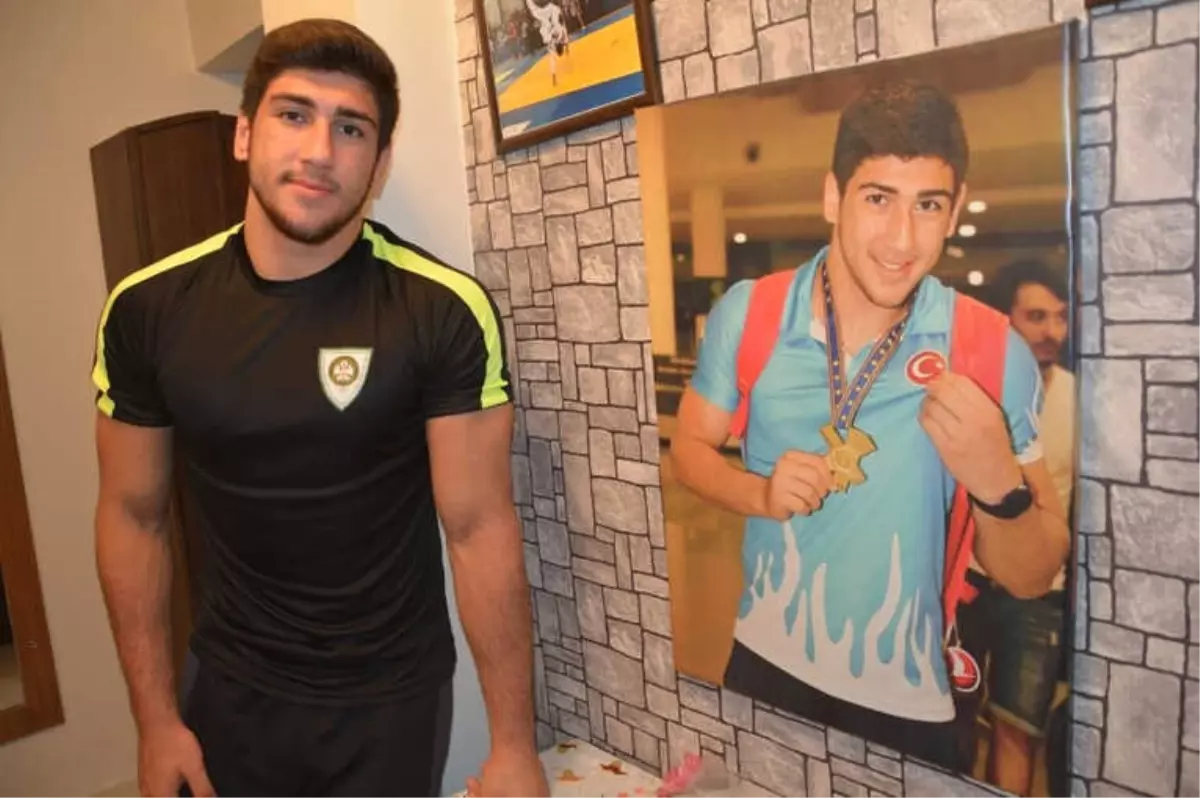 Mert Şişmanlar, Dünya Şampiyonası\'nda 3. Oldu