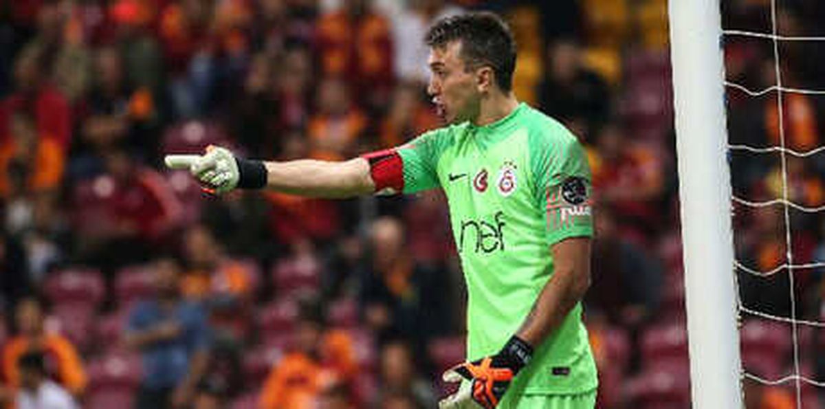 Muslera\'dan Soyunma Odası İtirafı!