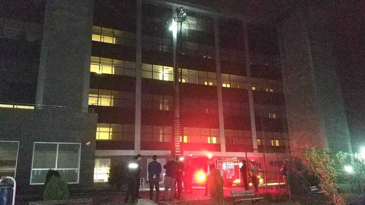 Samsun\'da Hastanede Yangın Çıktı: 7 Kişi Dumandan Zehirlendi