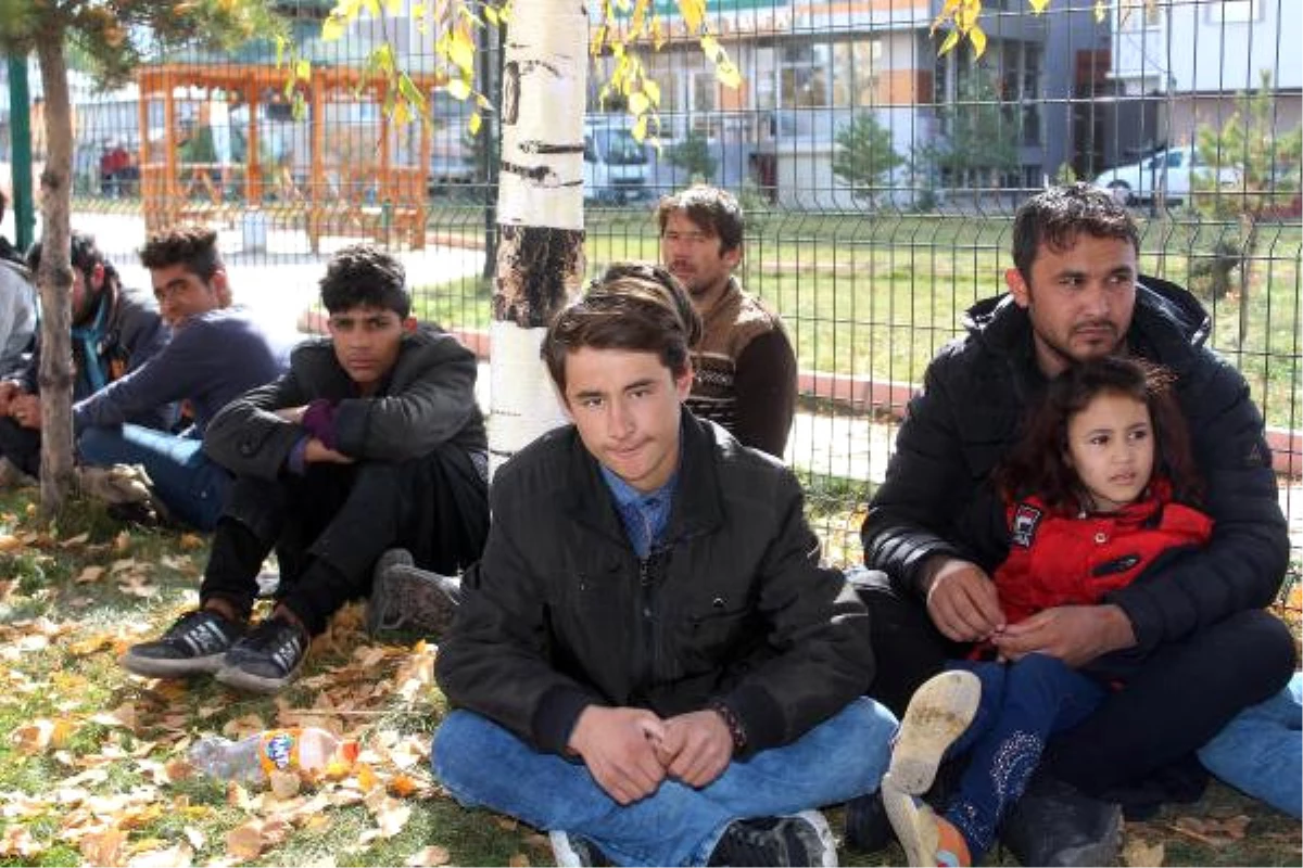 Ardahan\'da 64 Kaçak Göçmen Yakalandı