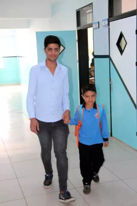 Bir Gözü Mavi, Diğeri Kahverengi Kardeşler Şaşırtıyor