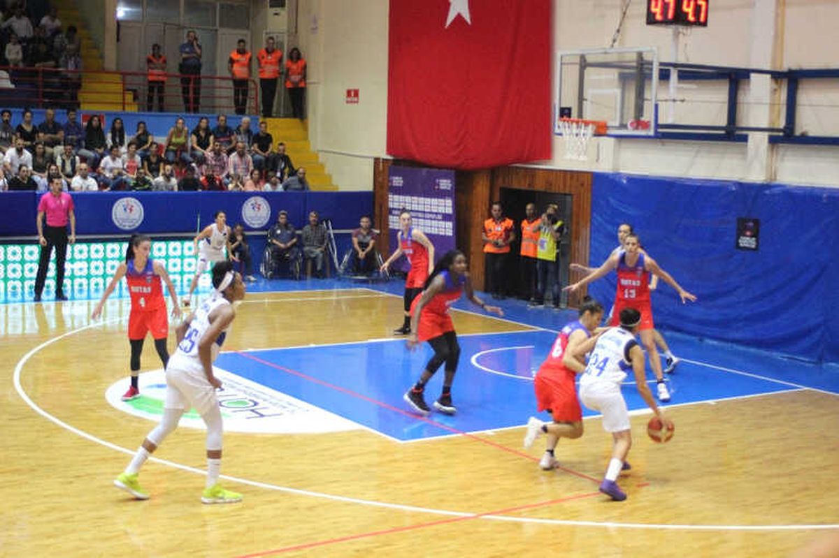 Hatay Büyükşehir Botaş\'ı Rahat Geçti