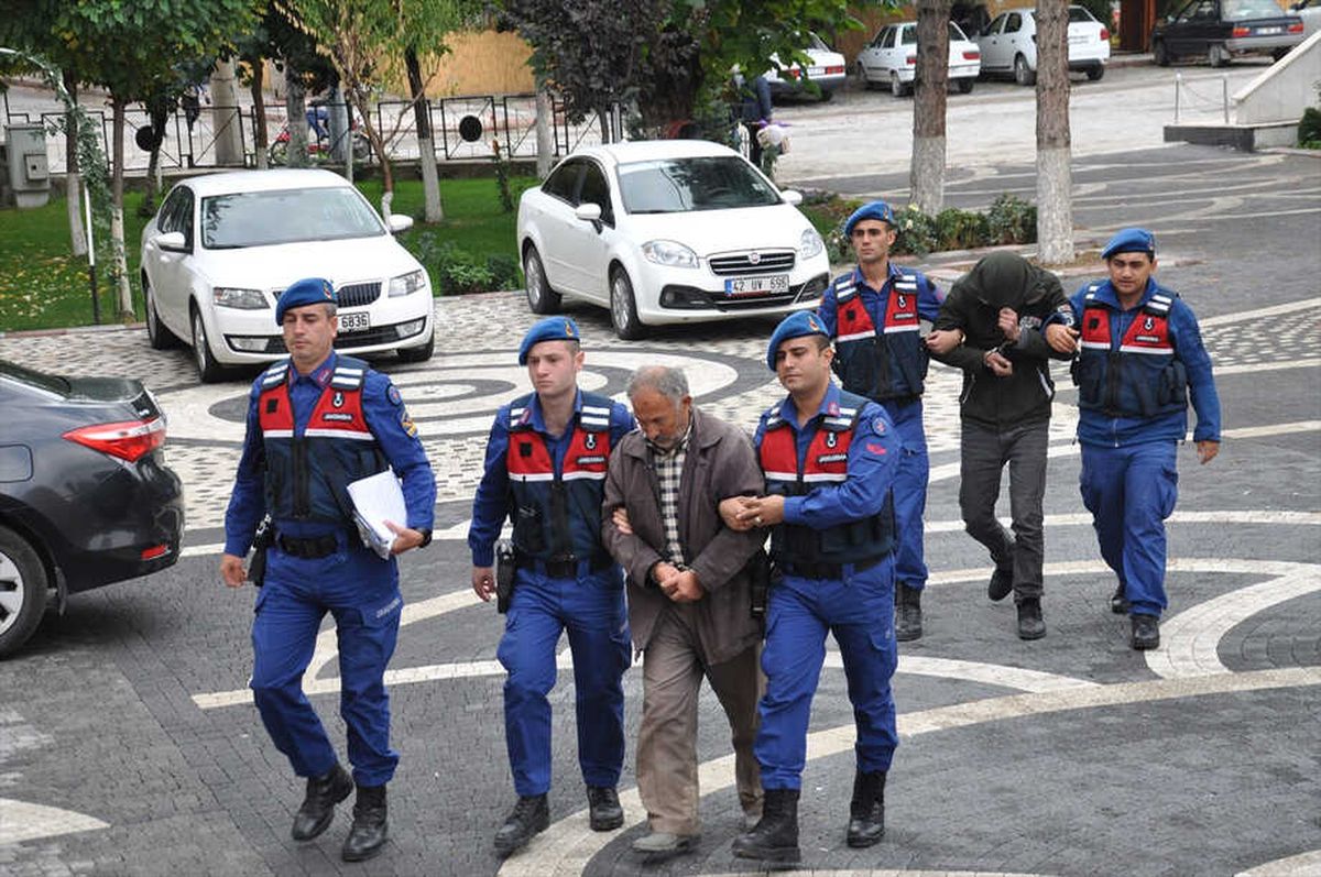 Jandarma Kablo Hırsızlarını Yakaladı