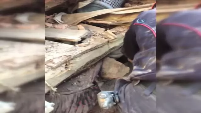 Kerpiç Ev Yıkıldı, Göçük Altında Kalan Kadın Hayatını Kaybetti Son Dakika