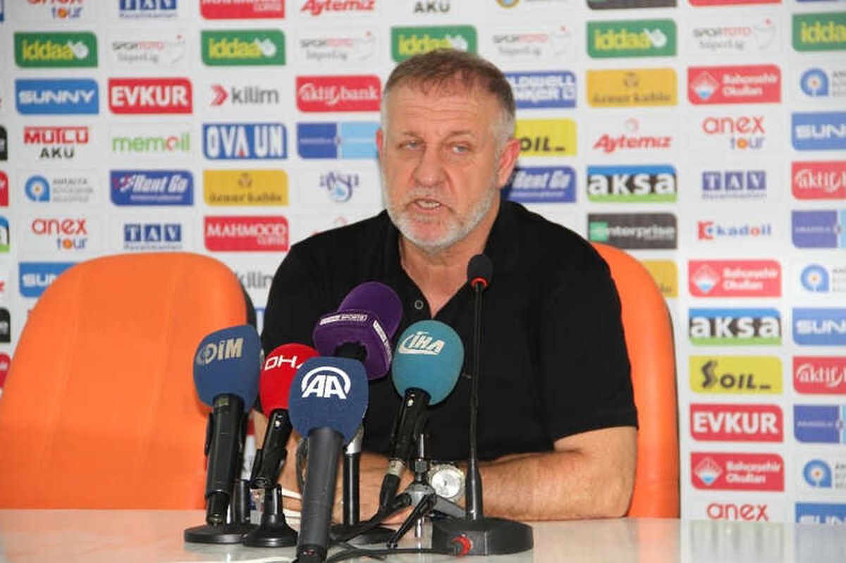 Mesut Bakkal: "Maçı İlk Devre Oynadığımız Oyunla Verdik"